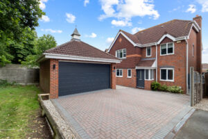 Nightingale Avenue, Warndon Villages