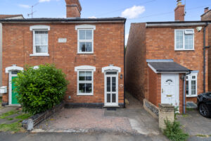 Checketts Lane, WR3