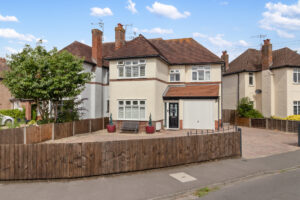 Lechmere Crescent, WR2
